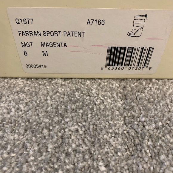 Coach - Farran Sport Patent wedge winter boot- size 8 - Magenta.  Never worn - Picture 4 of 4